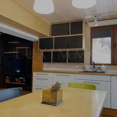 Апартамент Youth Hill Apartment