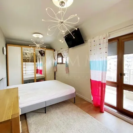 Youth Hill Apartment Пловдив