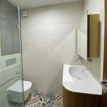 Youth Hill Apartment *