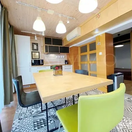Апартамент Youth Hill Apartment Пловдив